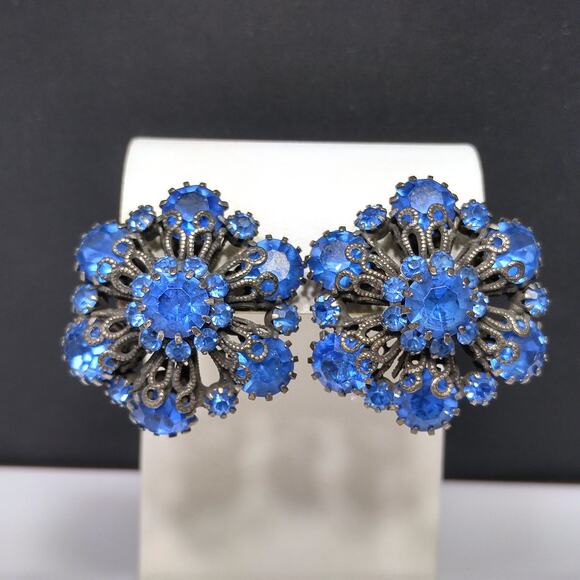 Vendome Blue Rhinestone Floral Clip Earrings, Antiqued Silver Tone, Vintage - Picture 4 of 10